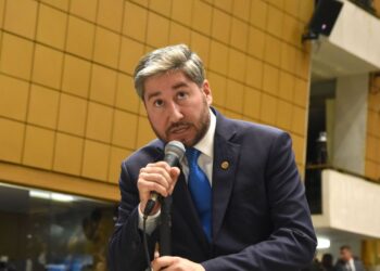 Cidadania expulsa deputado Fernando Cury por importunação sexual