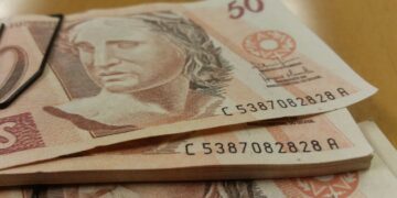 Salário mínimo passa a ser de R$ 1.212 a partir de amanhã (1º)