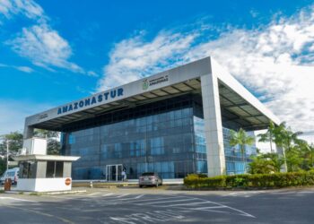 Amazonastur dispensa 15 licitações em contratos que somam quase R$ 16 milhões
