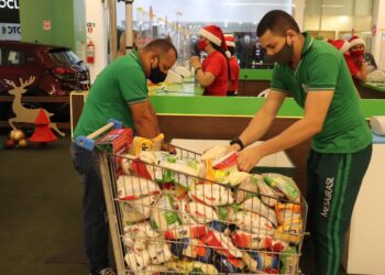 Amazonas Shopping entrega quase duas toneladas de alimentos doados na campanha de Natal