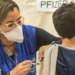 Cientista fala que jovens deveriam ser priorizados por autoridades sanitárias