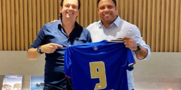 Ronaldo Fenômeno compra o Cruzeiro por R$ 400 milhões