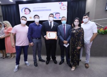 Idealizador de projeto voluntário que salvou vidas na pandemia recebe honraria