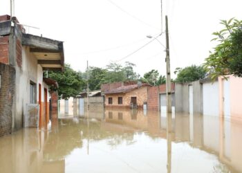 Presidente diz que Caixa vai liberar FGTS para cidades atingidas pelas chuvas na BA e MG