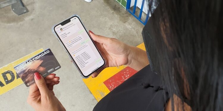 Usuários de ônibus podem recarregar carteirinha via PIX, em Manaus