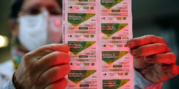 VACINA NÃO PROTEGE E CLOROQUINA/IVERMECTINA SALVAM VIDAS: SERÁ?