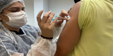 Após reforço vacinal, apenas 26 participantes da pesquisa CovacManaus testaram positivo para Covid-19