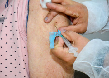 Covid-19 – Aumento de óbitos nos mais novos não vacinados é apontado em pesquisa da Fiocruz