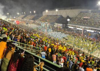 Governo decide cancelar desfile das escolas de samba e adia retorno das aulas na rede pública