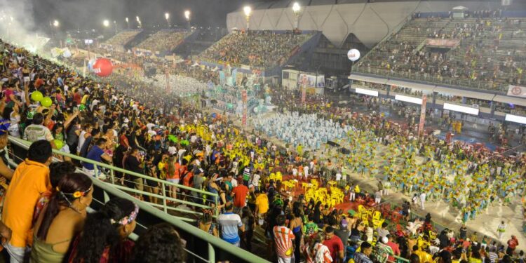 Governo decide cancelar desfile das escolas de samba e adia retorno das aulas na rede pública
