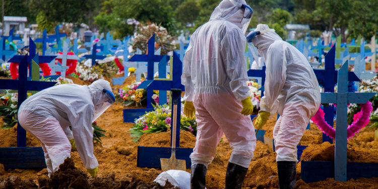 Quatro mortes e mais 7,4 mil novos casos de Covid-19 são confirmados no AM em 24 horas