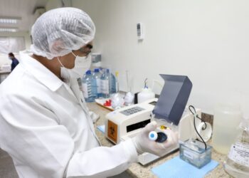 AM registra mais 3 mil novos casos de Covid; dado é semelhante aos dias de crise por oxigênio em 2021
