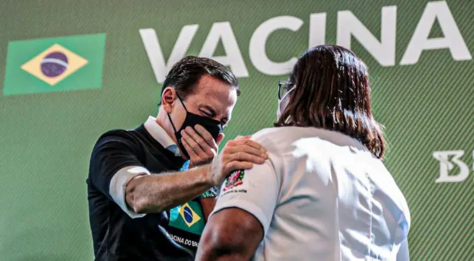 Um ano depois, vacinas prometidas por João Dória nunca chegaram ao AM