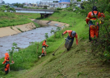 Semulsp dispensa licitação no valor de R$ 39,2 milhões e contrata empresa para limpar vias de Manaus