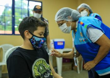 Chegou a vez de vacinar os ‘curumins’ de 6 a 11 anos em Manaus