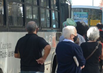 Inflação fecha 2021 em 10,06%, maior alta em seis anos