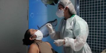 Ômicron representa 93% dos casos confirmados, no Amazonas