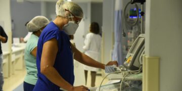 Em 24 horas, Amazonas registra aproximadamente 5 mil novos casos por Covid e 2 mortes