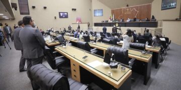 Vacina: Petista e bolsonarista se enfrentam na ALE-AM