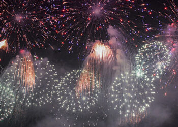 FELIZ ANO-NOVO, GOVERNADOR; COM SHOW PIROTÉCNICO!