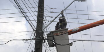 Parlamentar cobra explicações da Amazonas Energia sobre a aplicação do recurso da taxa de iluminação pública