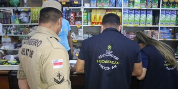 Após ‘show pirotécnico’ de facção, Governo Wilson Lima fecha lojas de fogos de artifício