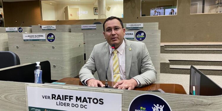 Para vereador bolsonarista, exigência do passaporte vacinal vai destruir crianças e adolescentes em Manaus