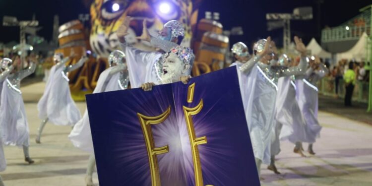 Vai ter Carnaval: Desfile das escolas de samba será em formato live e sem público