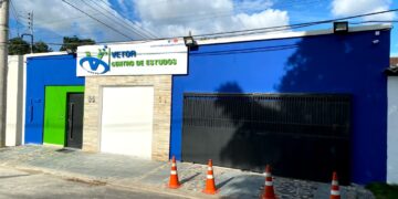 Único cursinho localizado na região da Ponta Negra reinaugura unidade