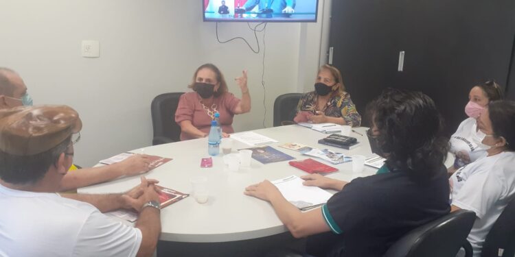 Professores realizam ato na Assembleia Legislativa por data-base 2022