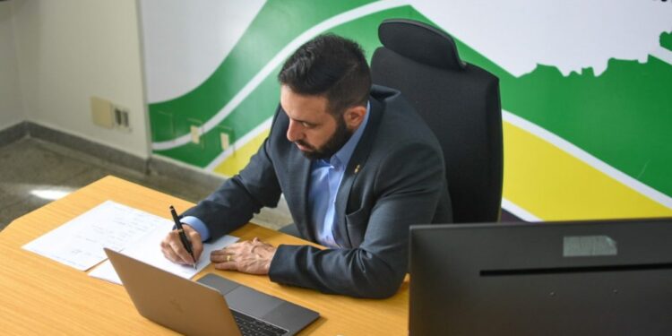 Procon-AM notifica Claro/Net por apagões de internet em Manaus