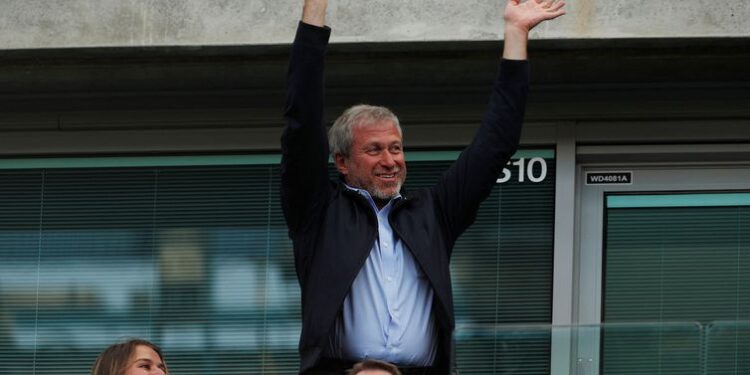 Dono do Chelsea, empresário russo Roman Abramovich decide vender clube