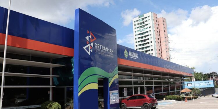 Com salário inicial de R$ 2,3 mil, Detran abre inscrições para concurso público nesta terça (08/03)