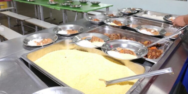 Carne vencida é servida aos alunos da rede estadual de ensino, denuncia deputado