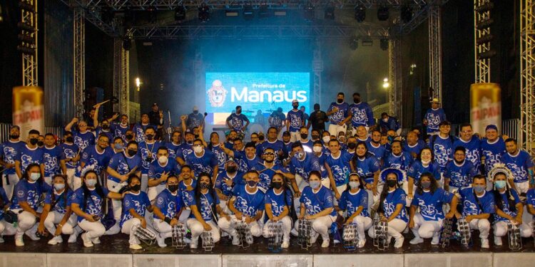 Marujada de Guerra rufa os tambores, nesta sexta (11), em Manaus