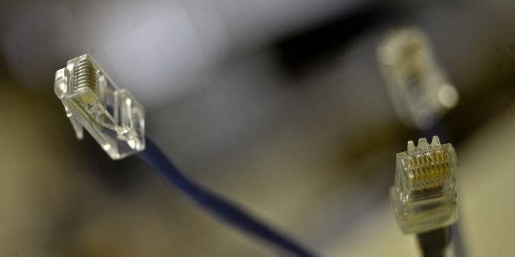 Procon-AM notifica Claro/NET após apagão de internet em Manaus