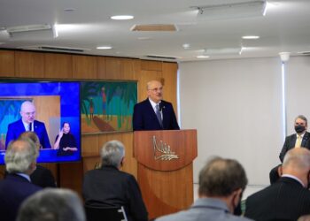 Polícia Federal abre inquérito para investigar ministro da Educação