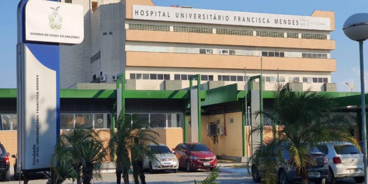 Trabalhadores paralisam atividades no Hospital Francisca Mendes em protesto por atraso de salário