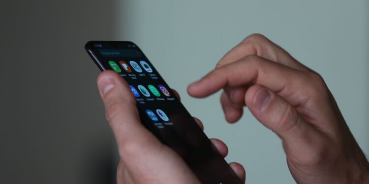 Código 0303: Empresas de telemarketing têm prefixo obrigatório a partir de hoje