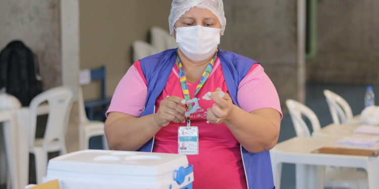 Prefeitura terá 52 pontos de vacinação contra a Covid-19 durante a semana e outros 170 para influenza e sarampo