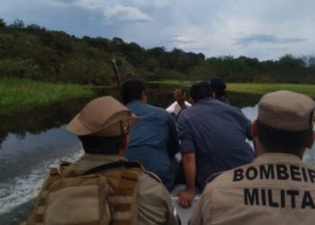 Corpo encontrado em rio não é de paraquedista, diz Bombeiros