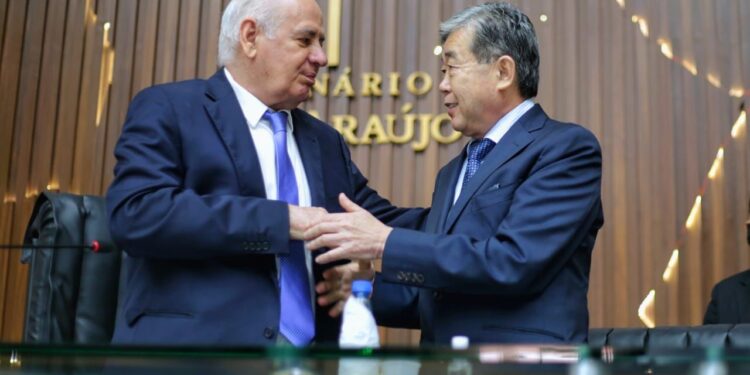 Ex-CEO da Honda na América do Sul recebe homenagem na Assembleia Legislativa