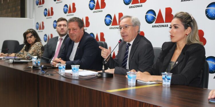 OAB-AM discute medidas contra decreto que ameaça a Zona Franca