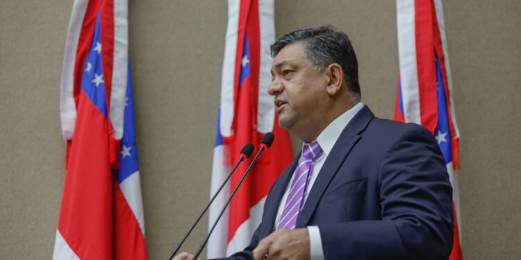 Deputado destina meio milhão de reais em emenda para a área de educação de Autazes