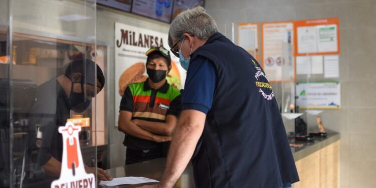 Procon: Burger King é notificado por fazer propaganda enganosa do Whooper Costela