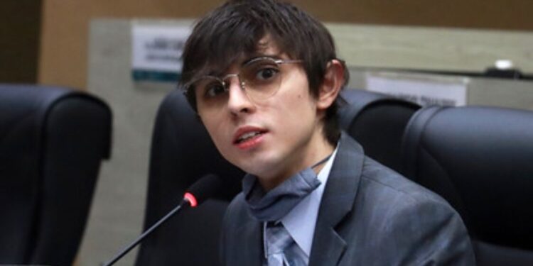 Parlamentar diz que vai acionar STF contra aumento do Cotão dos vereadores