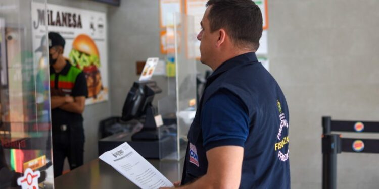 Procon volta a notificar Burger King por propaganda enganosa