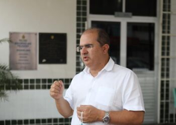 Ricardo Nicolau apresenta projeto que prevê check-up feminino na rede pública de saúde do Amazonas