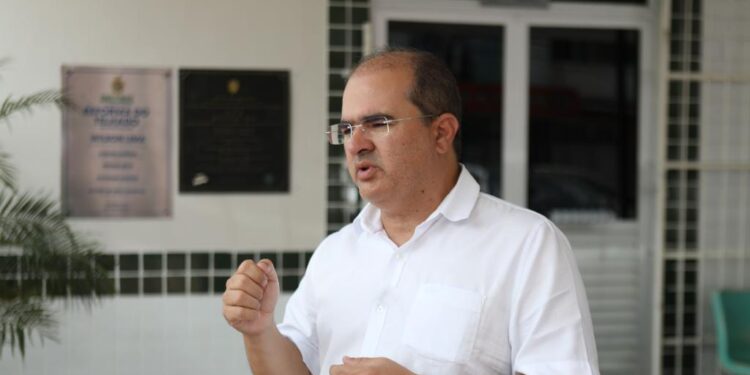 Ricardo Nicolau apresenta projeto que prevê check-up feminino na rede pública de saúde do Amazonas