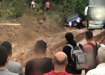 Após atoleiro na AM-010, MP aciona Justiça para garantir trafegabilidade na estrada